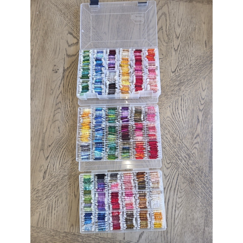 Vintage Sorted Carded Embroidery Floss DMC Thread In Cases Bobbins Numbered 600